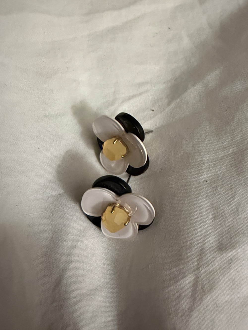 kate spade White, Black & Gold Floral Stud Earrings